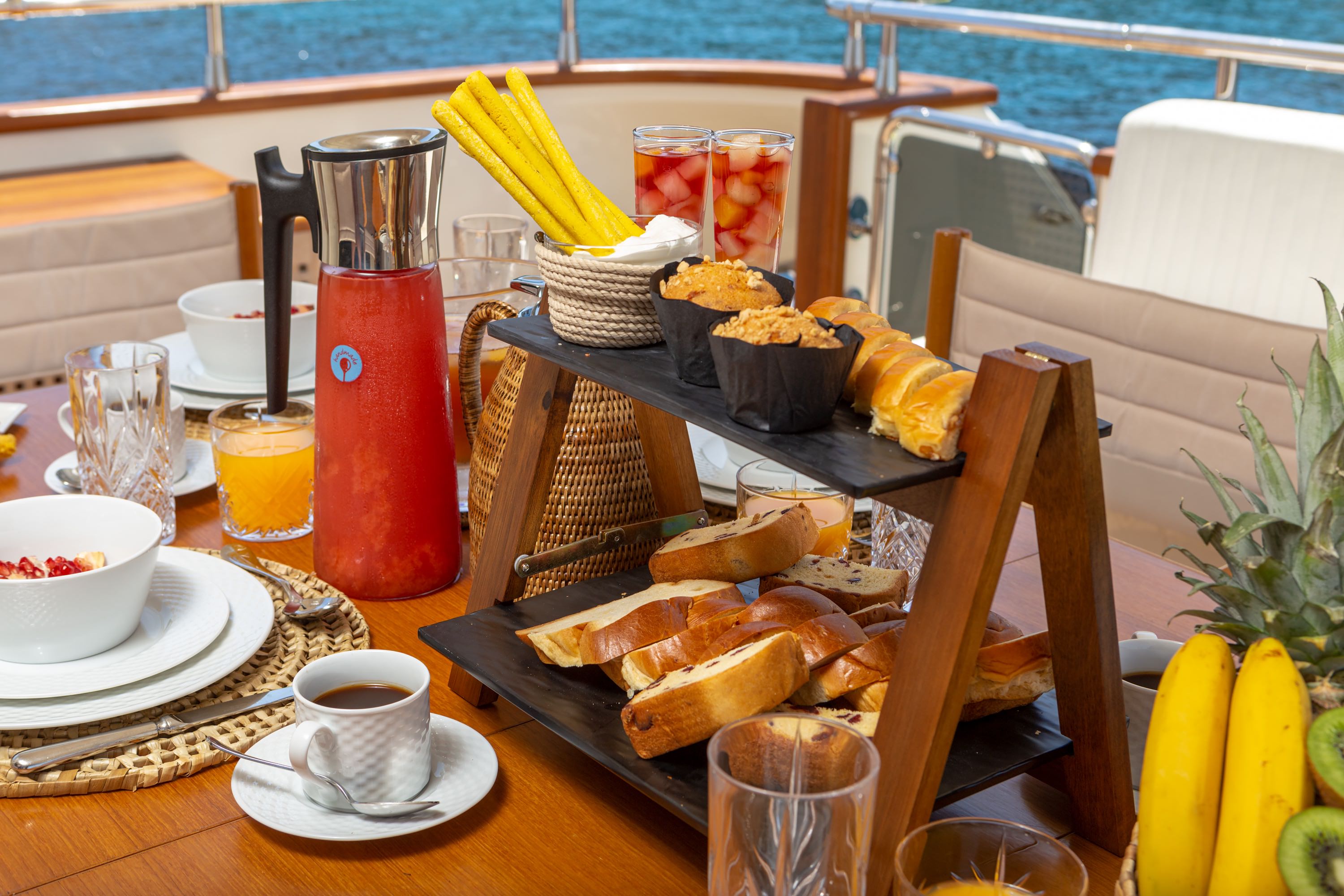 hard yacht breakfast